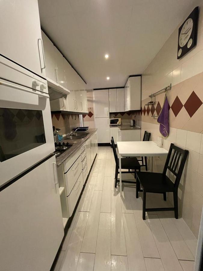 Urgel Habitaciones Barcelona Bagian luar foto