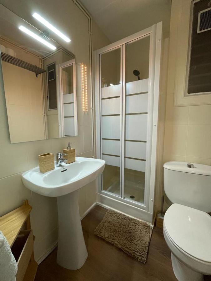 Urgel Habitaciones Barcelona Bagian luar foto