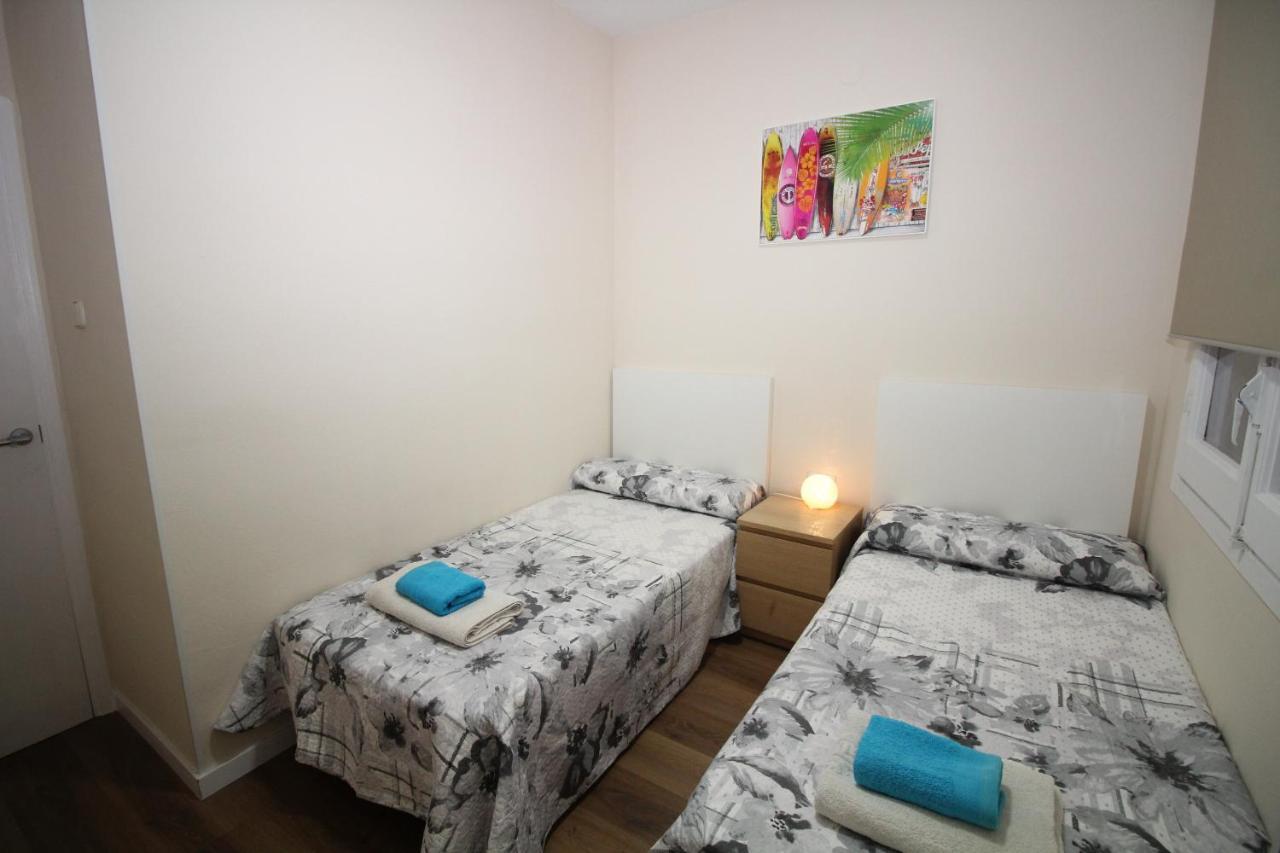 Urgel Habitaciones Barcelona Bagian luar foto