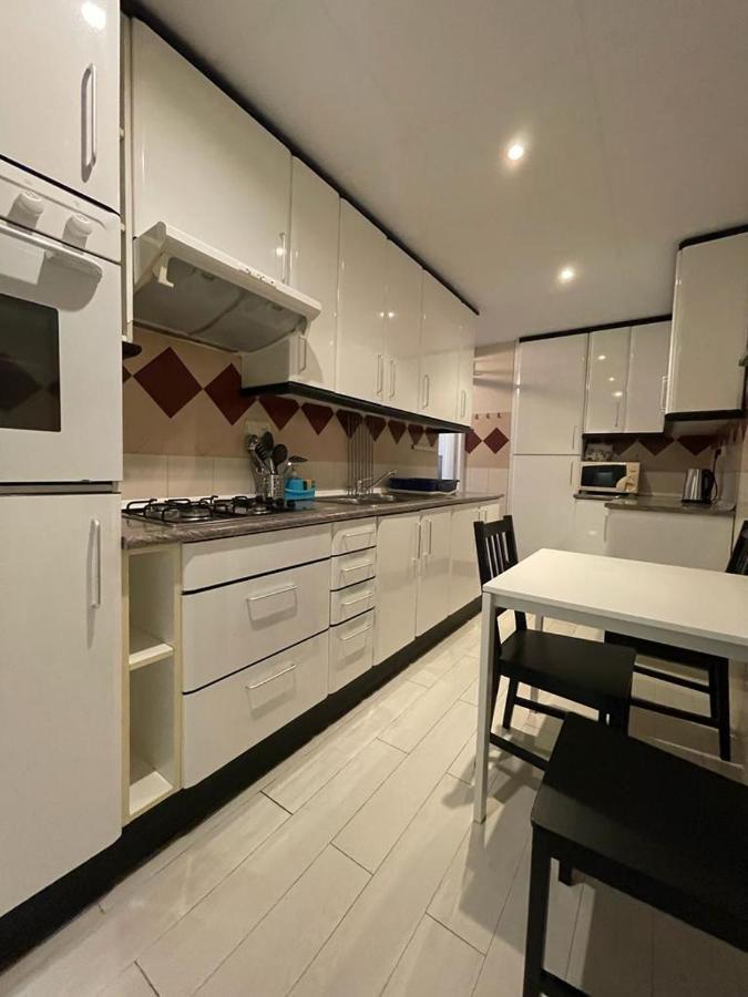 Urgel Habitaciones Barcelona Bagian luar foto